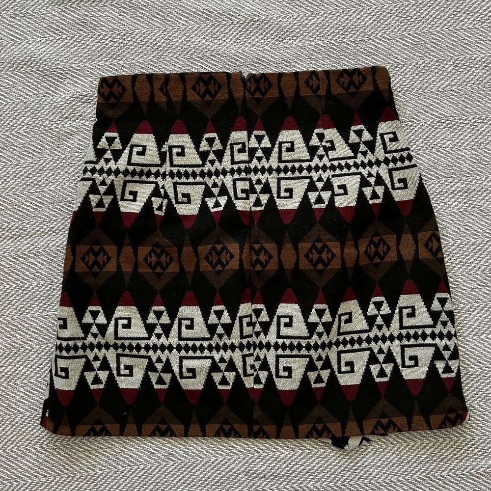 Zara | Aztec printed mini skirt - Picture 3 of 6